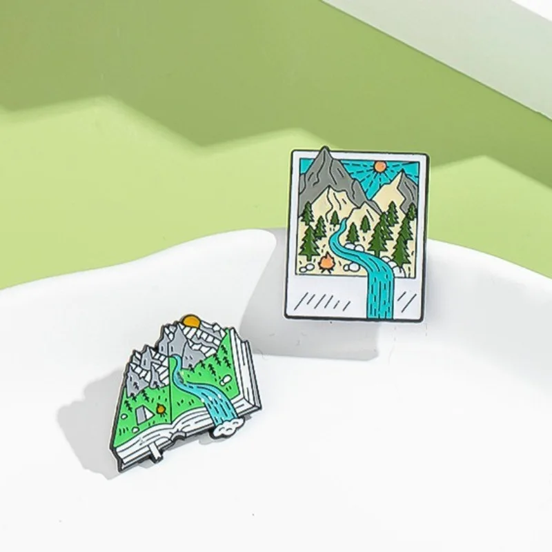 Épingles en émail sur le thème - Outdoor Adventure Books avis et prix